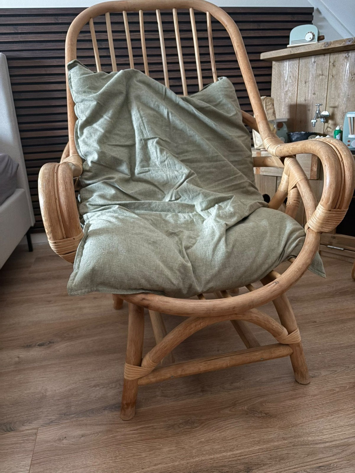 Rotan stoel met kussen - klein defect, geen invloed, Gebruikt, Overige kleuren, Riet of Rotan, Eén