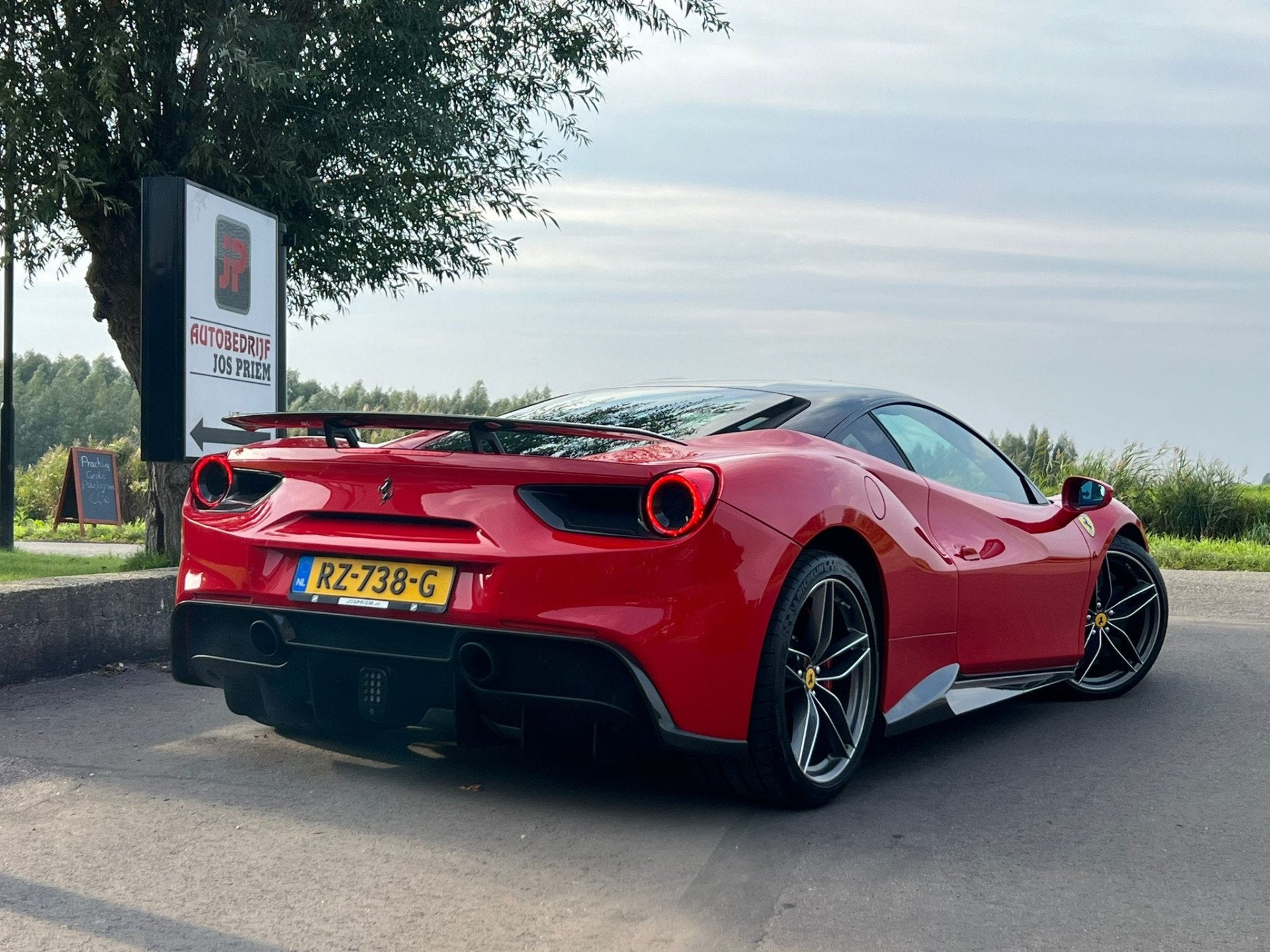 Ferrari 488 3.9 GTB HELE * NOVITEC * BTW * KERAMISCH !, Auto's, Automaat, Gebruikt, Leder, 2 stoelen