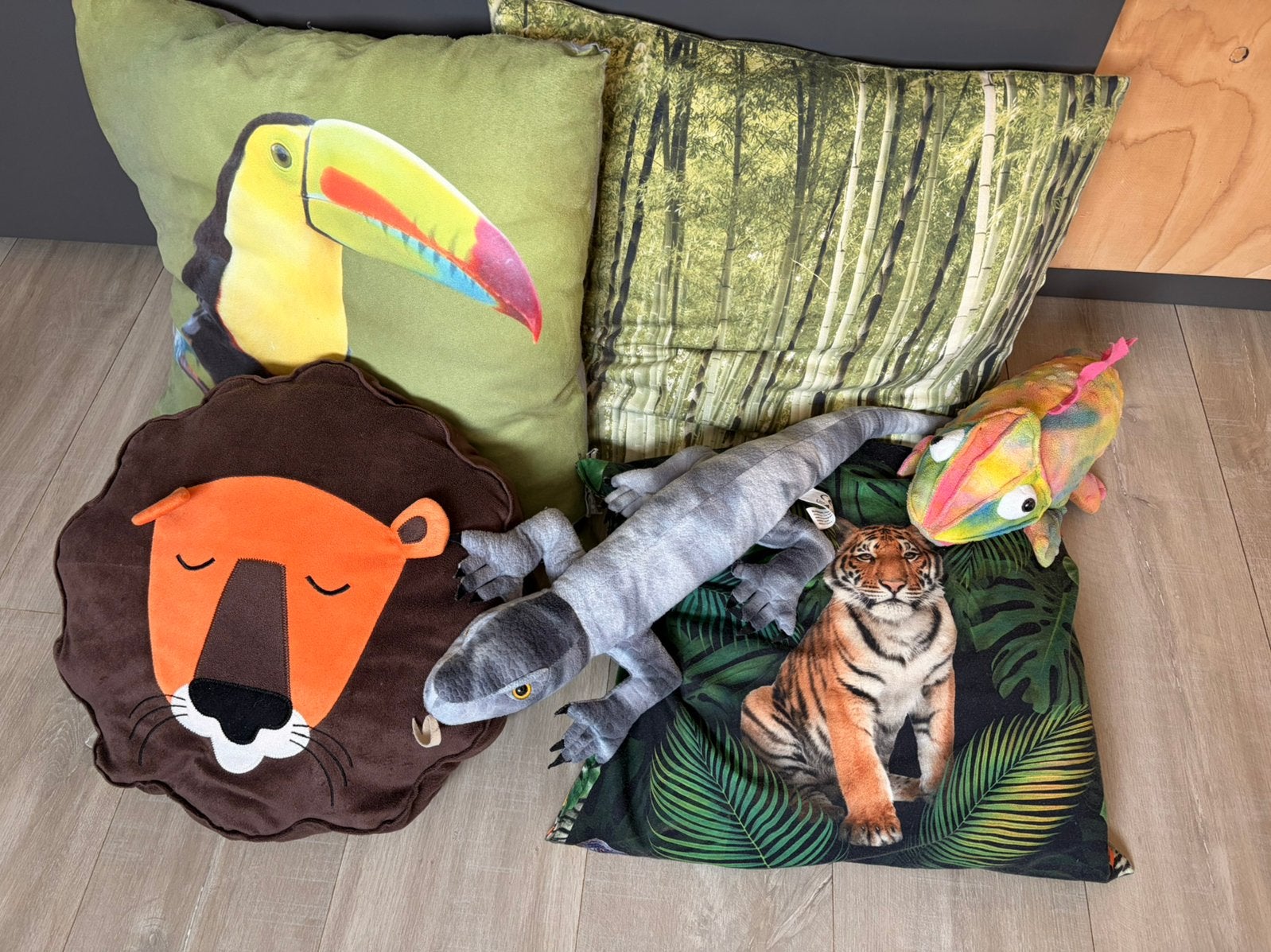 Kinderkamer kussens en knuffels dieren Freek Vonk, Ophalen of Verzenden, Zo goed als nieuw, Kleed of Kussen