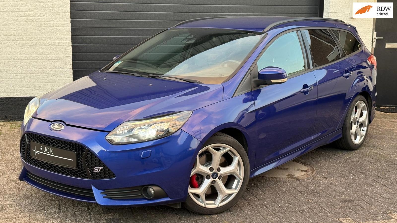 Ford Focus Wagon 2.0 EcoBoost ST-3 2.0 ST | 250 PK | Recaro, Automatische klimaatregeling, Gebruikt, Zwart, 4 cilinders