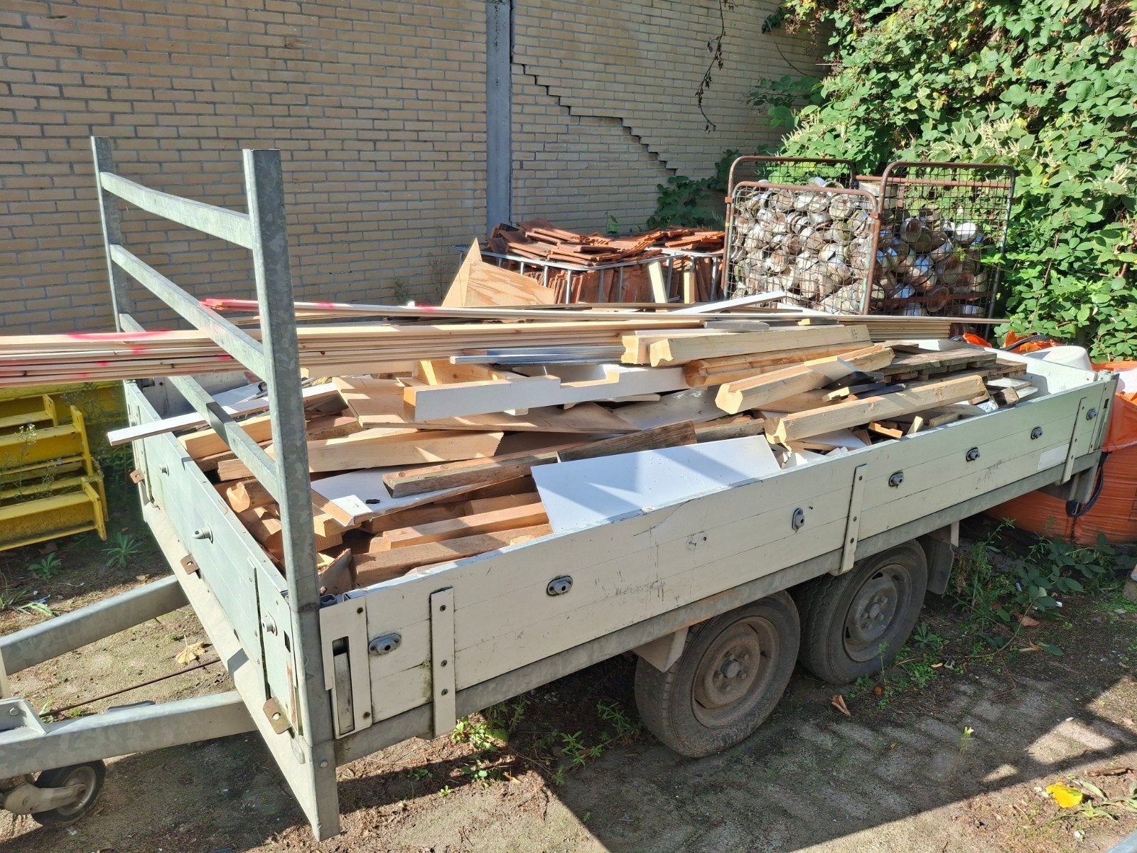 gratis brandhout: voor  kartje bier, Tuin en Terras, Minder dan 3 m³, Ophalen, Overige houtsoorten, Blokken