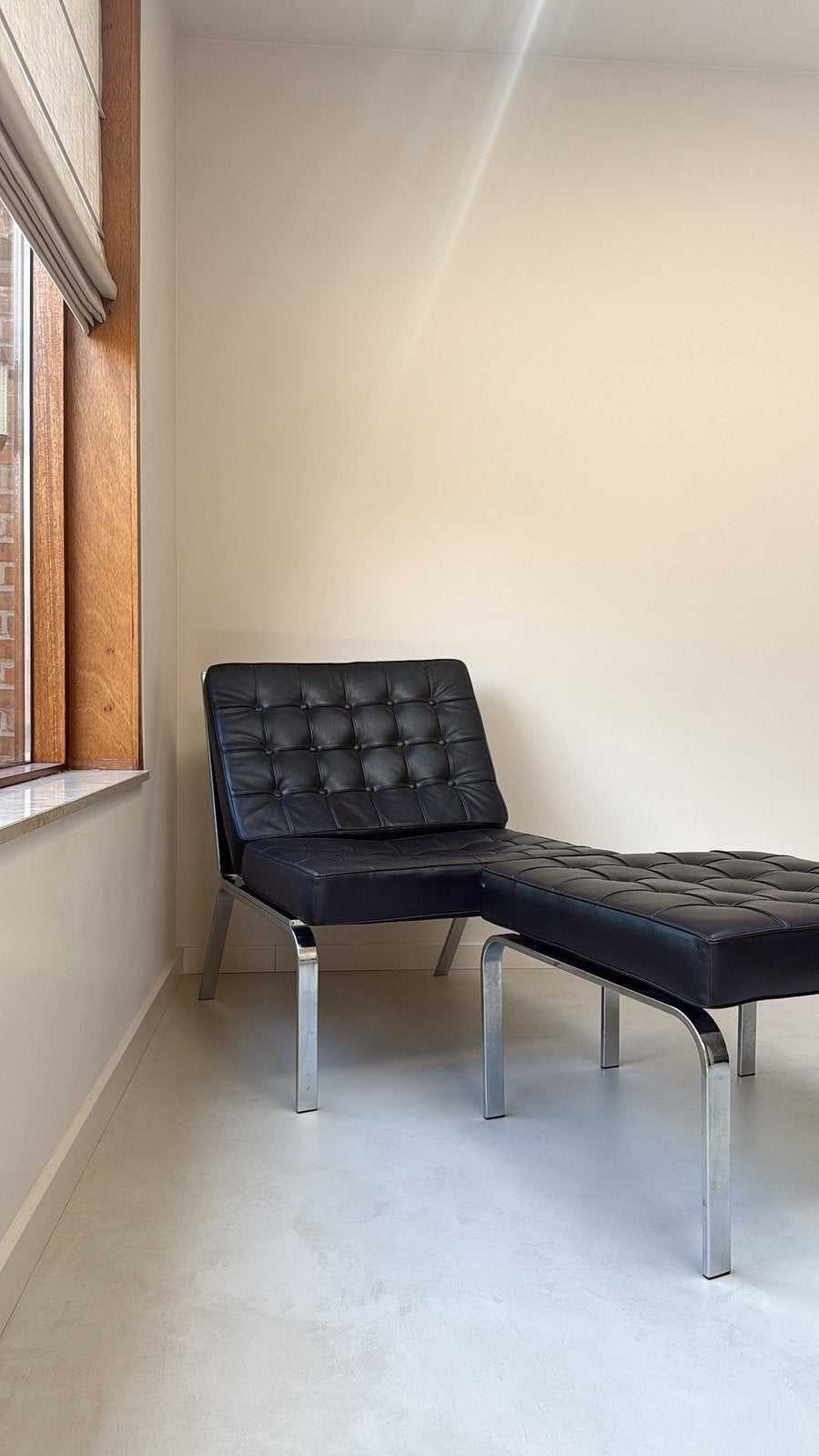 Vintage skai leren Barcelona fauteuil en hocker / poef, Gebruikt, Barcelona Vintage, 75 tot 100 cm, Ophalen of Verzenden