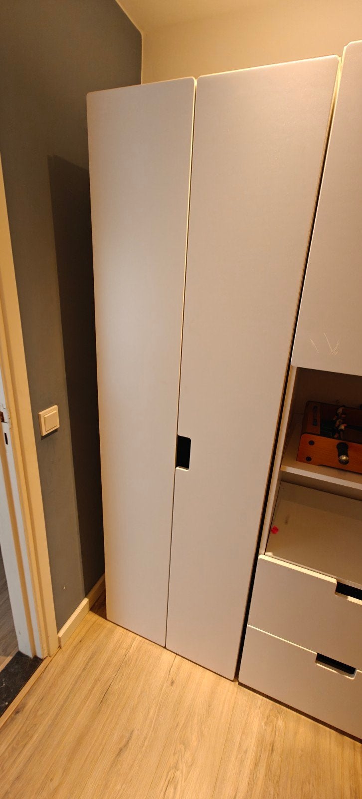 Witte (kleding) kast, hangruimte en,manden, Stuva ikea, Huis en Inrichting, Kasten | Kledingkasten, Ophalen, Met deur(en), 200 cm of meer