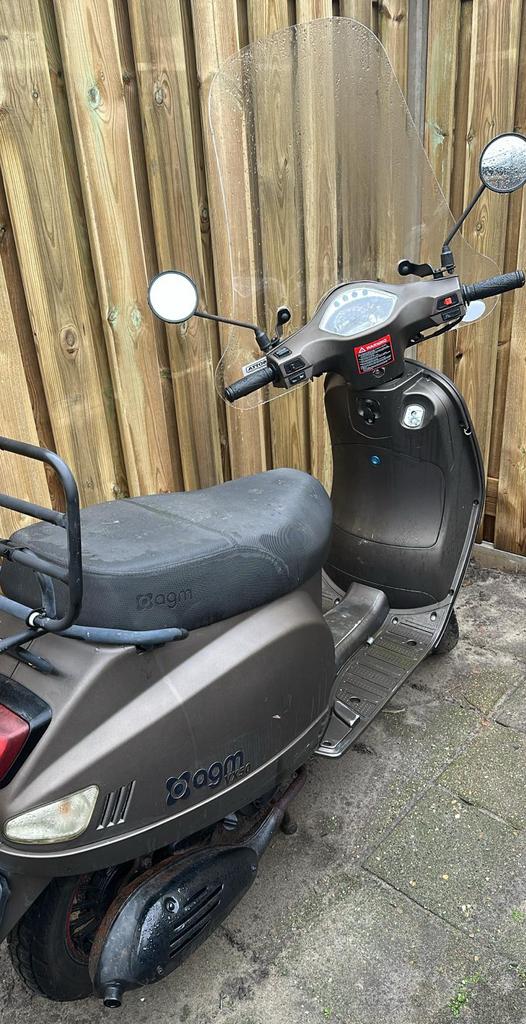 Agm scooter, Ophalen of Verzenden, Zo goed als nieuw, Benzine, Overige merken