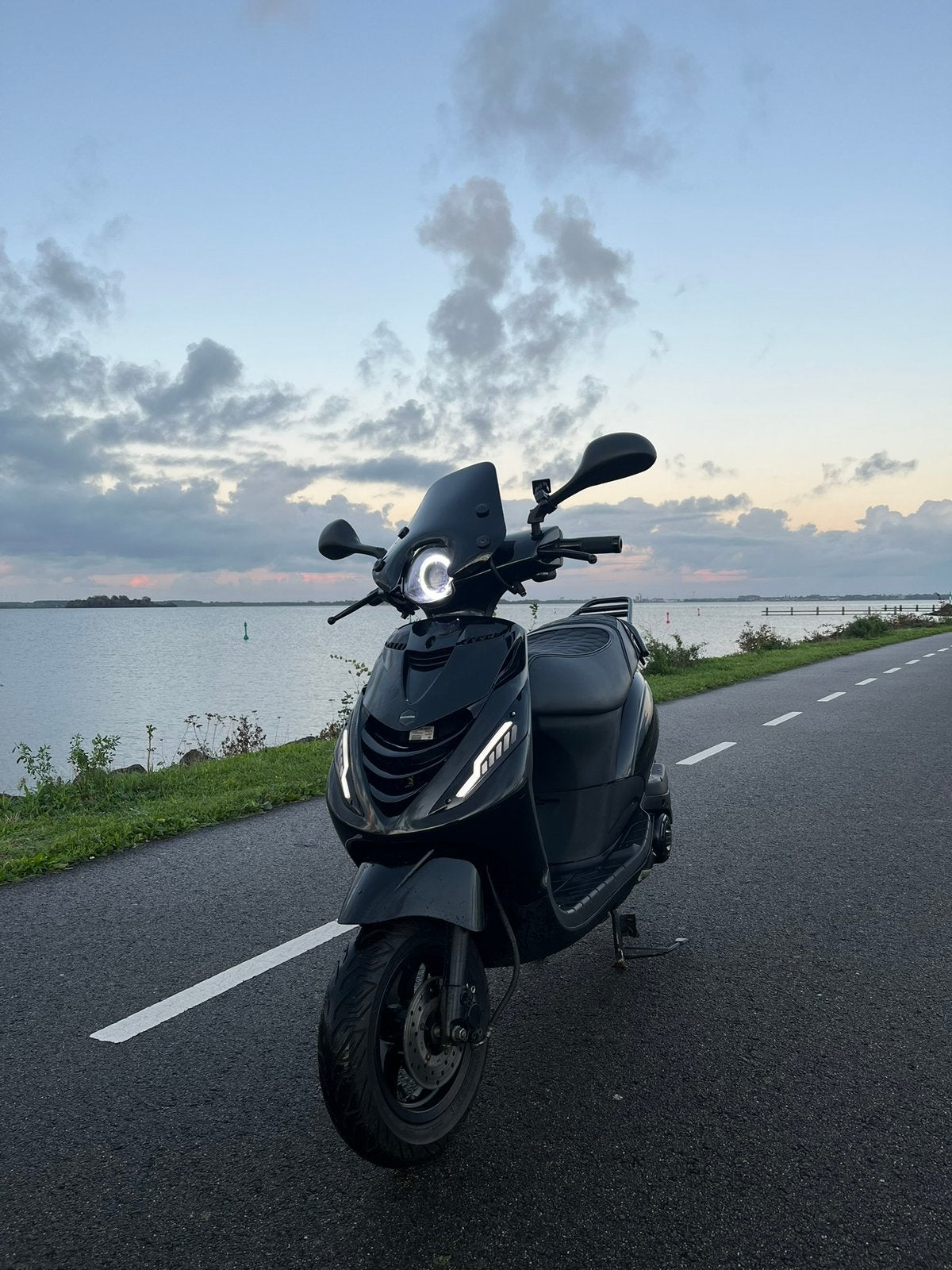 Piaggio zip 50cc 4 takt, Fietsen en Brommers, Ophalen, Maximaal 45 km/u, Zip, Zo goed als nieuw