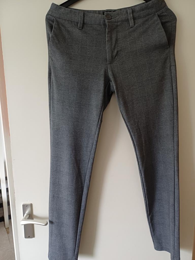 Mooie pantalon only&sons maat W31/L34, Kleding | Heren, Broeken en Pantalons, Ophalen of Verzenden, Gedragen, Grijs, Only & Sons