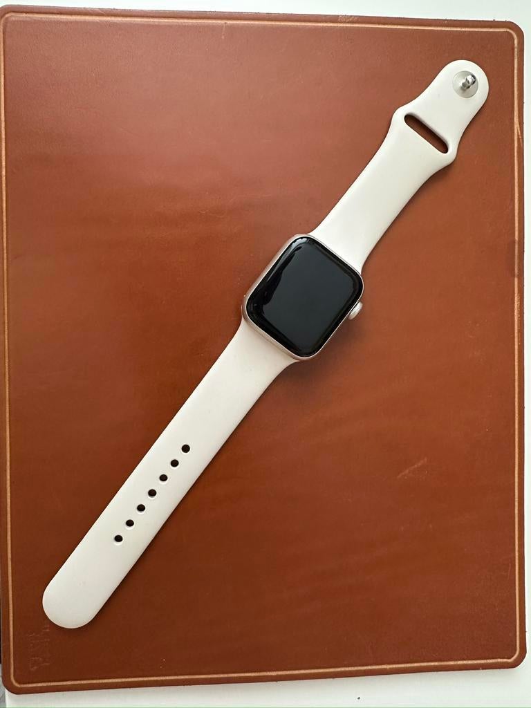Apple Watch SE 2 (2022) 40mm – Goede staat, Sieraden, Tassen en Uiterlijk, Smartwatches, IOS, Ophalen of Verzenden, Zo goed als nieuw