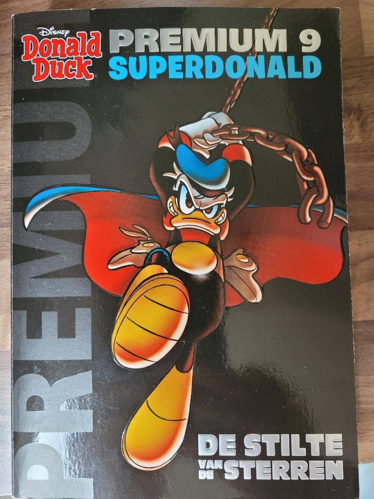 Donald premium 9 superdonald +30 weekbladen, Boeken, Meerdere stripboeken, Ophalen of Verzenden, Gelezen