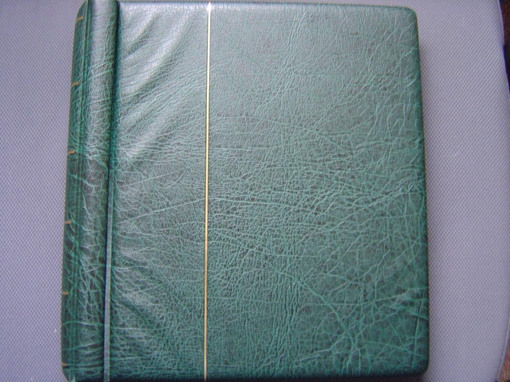 Leuchtturm album, met verzameling Berlin 1968 t/m 1985 postf, Ophalen of Verzenden, BRD, Postfris