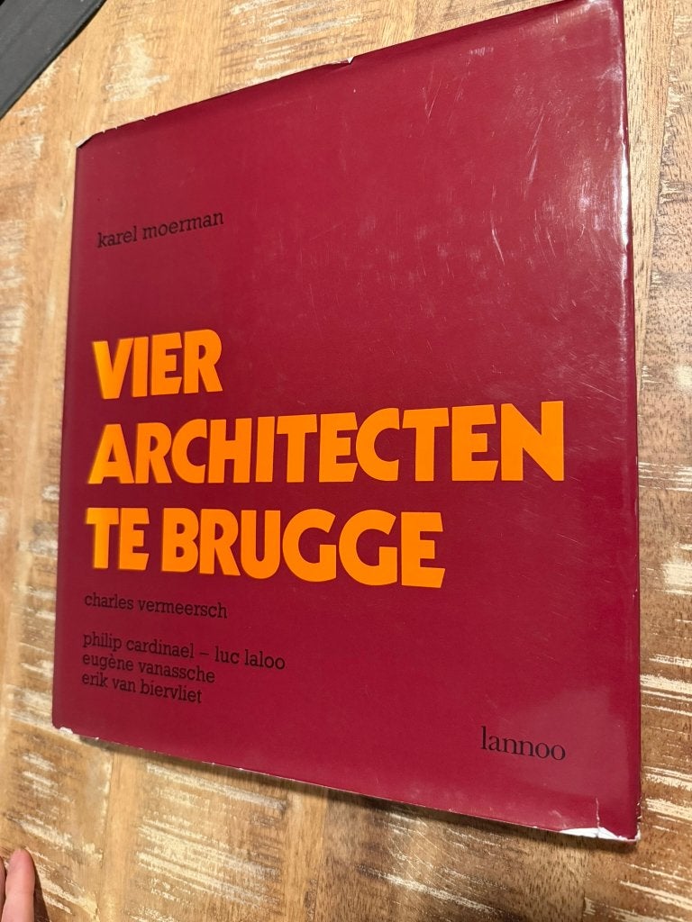 Vier architecten te Brugge - Karel Moerman, Boeken, Kunst en Cultuur | Architectuur, Zo goed als nieuw, Architecten, Ophalen of Verzenden