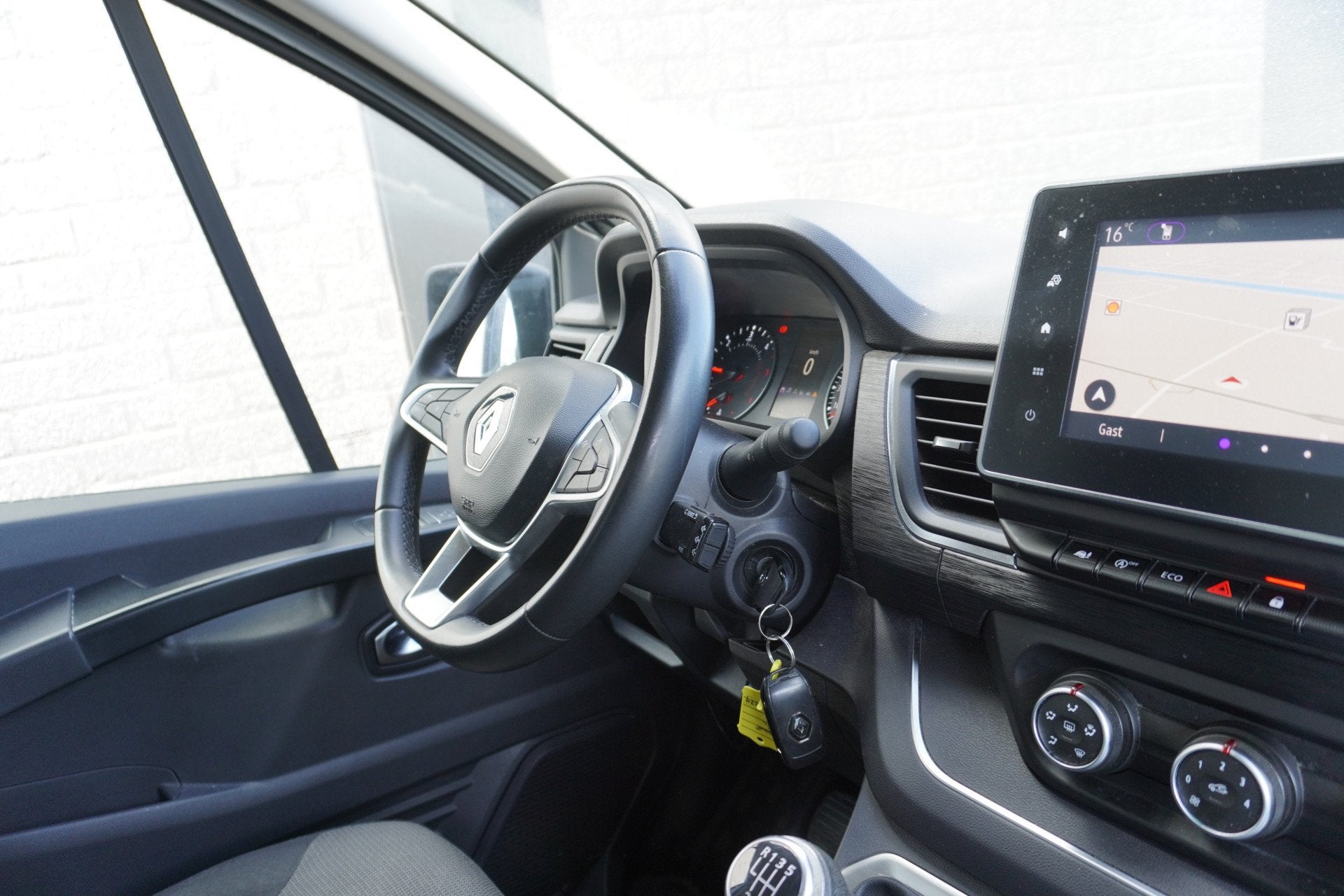 Renault Trafic 2.0 dCi 130PK EURO 6 - Airco - Navi - Camera, Voorwielaandrijving, Stof, Gebruikt, 4 cilinders