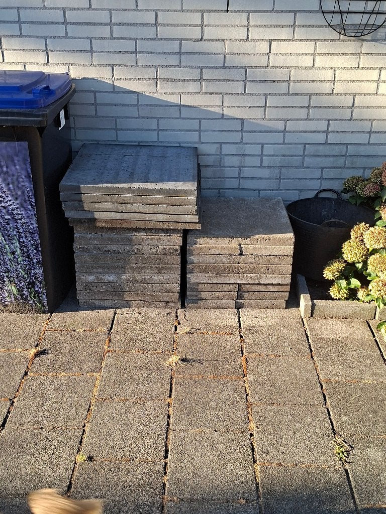 Gratis af te halen – grote partij betonnen terrastegels, Ophalen, Gebruikt, Minder dan 5 m², Beton