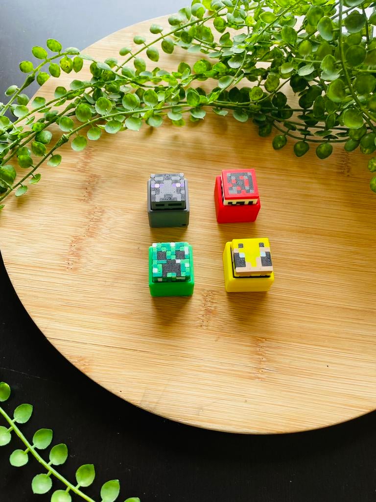 Set Minecraft Clickers TNT, Creeper, Bee, Enderman clickeez, Ophalen of Verzenden, Zo goed als nieuw