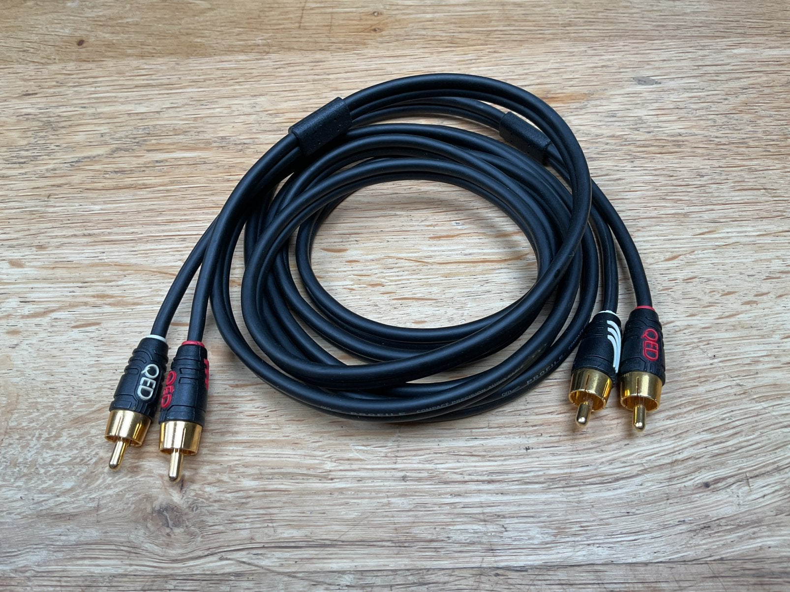 QED Profile stereo rca interlink, 2m en 1m, Ophalen of Verzenden, Zo goed als nieuw, Minder dan 2 meter, Interlink-kabel