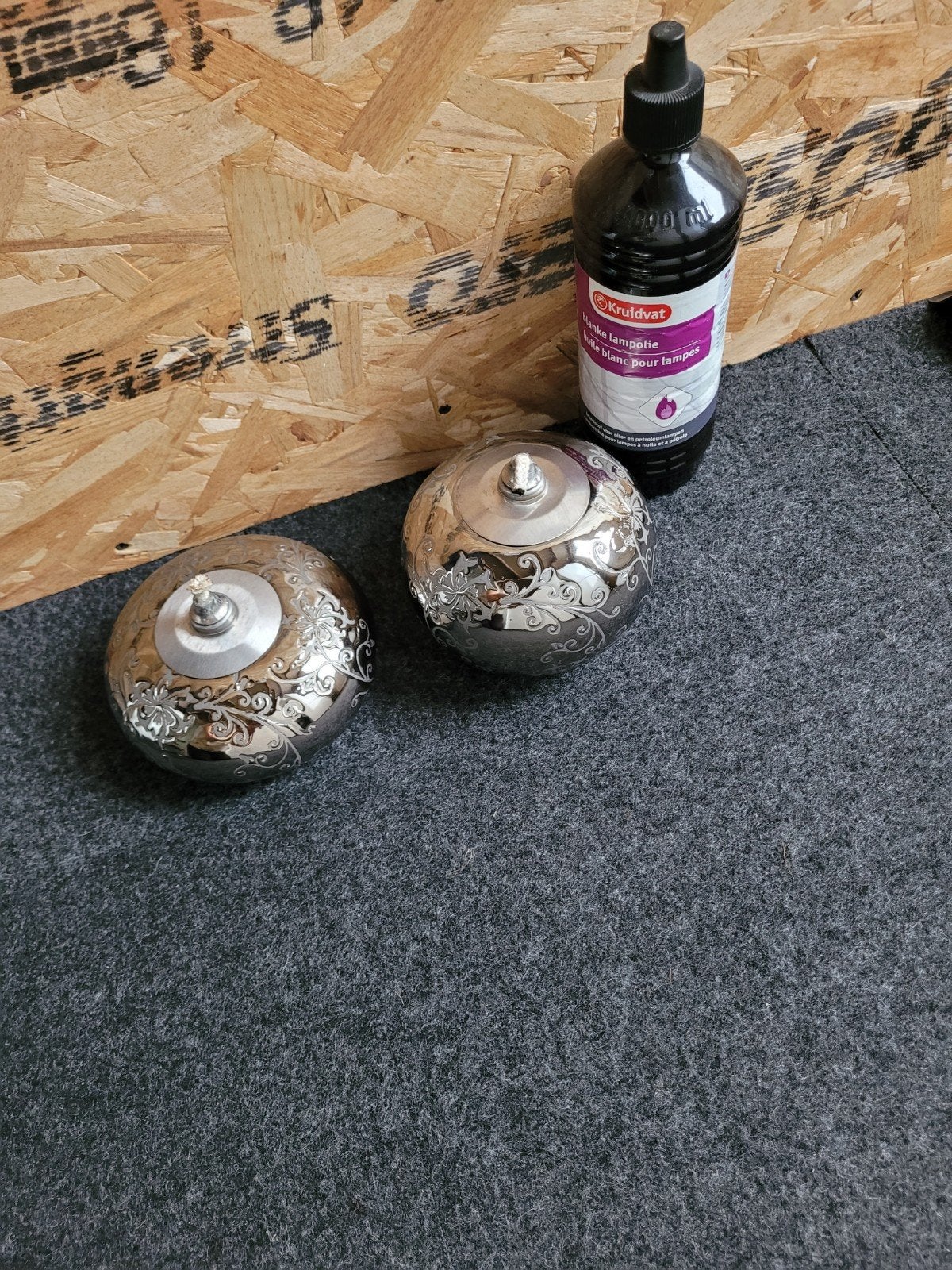 2 Decoratieve olielampen met fles lampenolie, Ophalen, Gebruikt