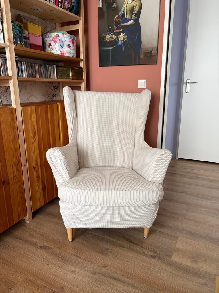 Lichtgrijze fauteuil IKEA Strandmon met witte wasbare hoes, Huis en Inrichting, Fauteuils, Ophalen, Gebruikt, Stof, 75 tot 100 cm