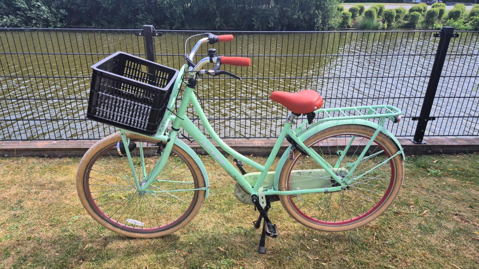 Leuke mintgroene damesfiets met voordrager en mand, Terugtraprem, 50 tot 53 cm, Ophalen, Overige merken