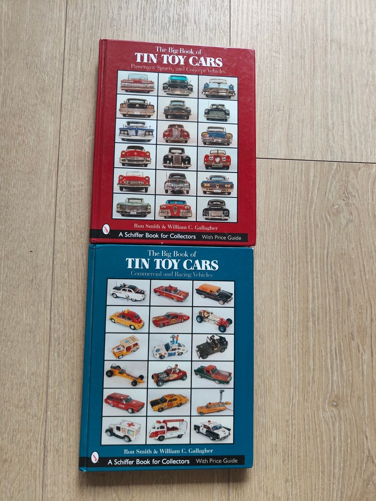 The Big Book of Tin Toy Cars. Rode versie en Blauwe versie., Ophalen of Verzenden