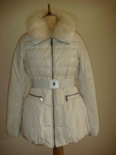 Pinko dons puffer jas maat 38 crèmekleurig ceintuur ZGAN, Kleding | Dames, Verzenden, Wit, Zo goed als nieuw, Maat 38/40 (M)