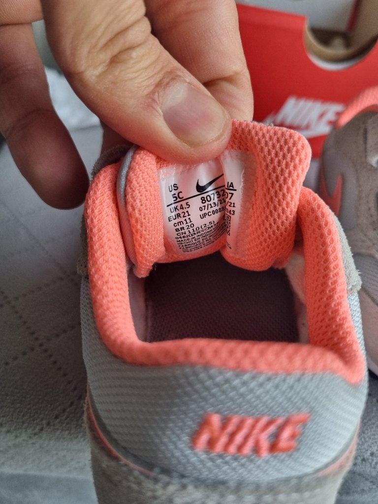 Kinder nike schoenen, Jongen of Meisje, Schoenen, Ophalen of Verzenden, Zo goed als nieuw