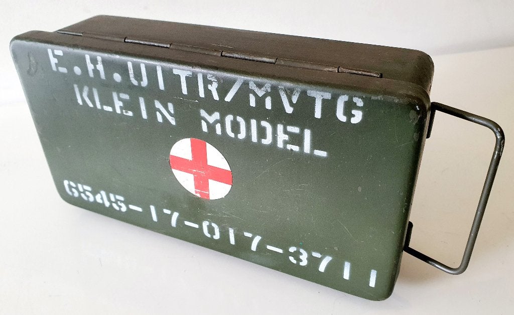 Koninklijke Landmacht EHBO Metalen Kist DAF Landrover Nekaf, Verzamelen, Verzenden, Landmacht, Nederland, Overige typen