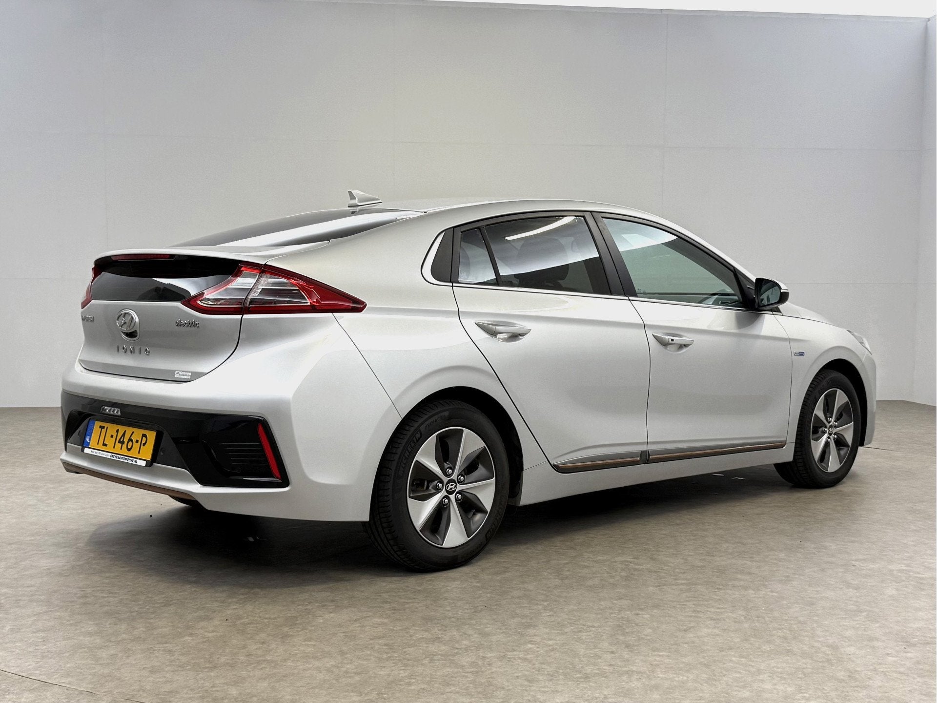Foto 13 van Hyundai IONIQ Premium EV | Snelladen | SOH 87% | Pano | Stoe