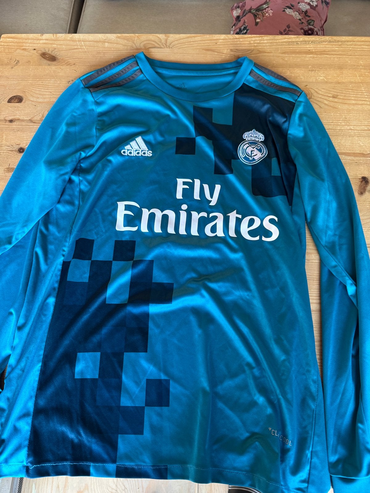 Sportkleding shirt en traningsbroek, Ophalen of Verzenden, Zo goed als nieuw