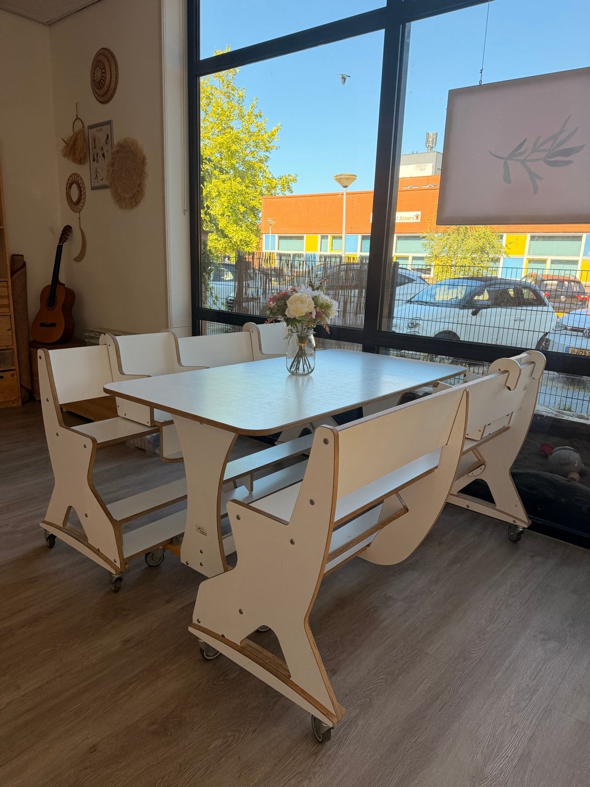 Kinderopvang tafel met banken op wielen - De Rolf Groep, Ophalen, Gebruikt
