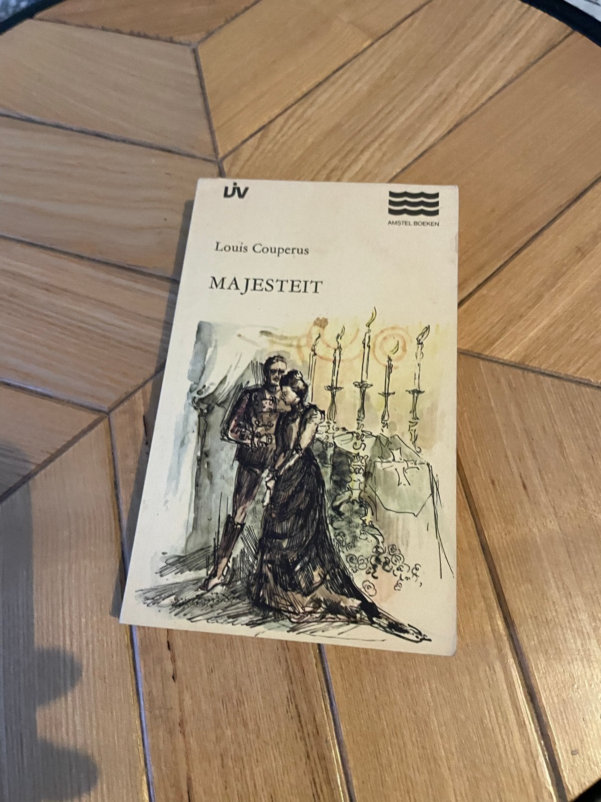 Majesteit - Louis Couperus (Amstel Boeken), Ophalen of Verzenden, Gelezen, Nederland