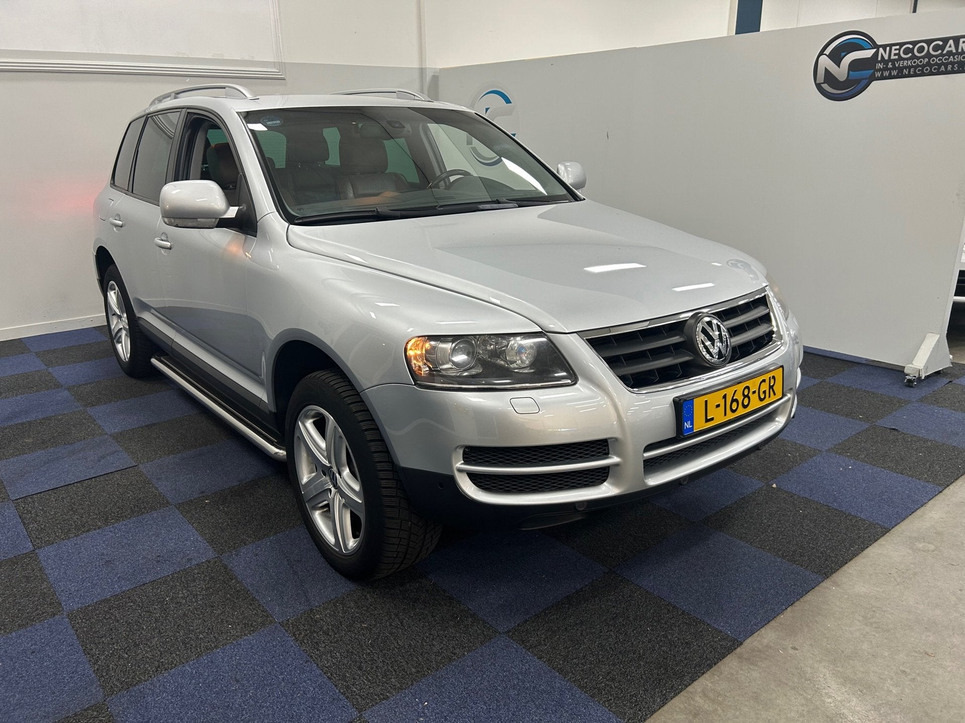 Volkswagen Touareg 3.0 V6 TDI Highline / SUPER NETJES / RIJD, Auto's, Gebruikt, Automatische klimaatregeling, Leder, Bedrijf