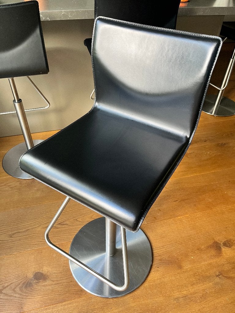 4 zwarte, leren barkrukken - Cattelan Italia, Ophalen, 60 tot 90 cm, Leer, Zo goed als nieuw