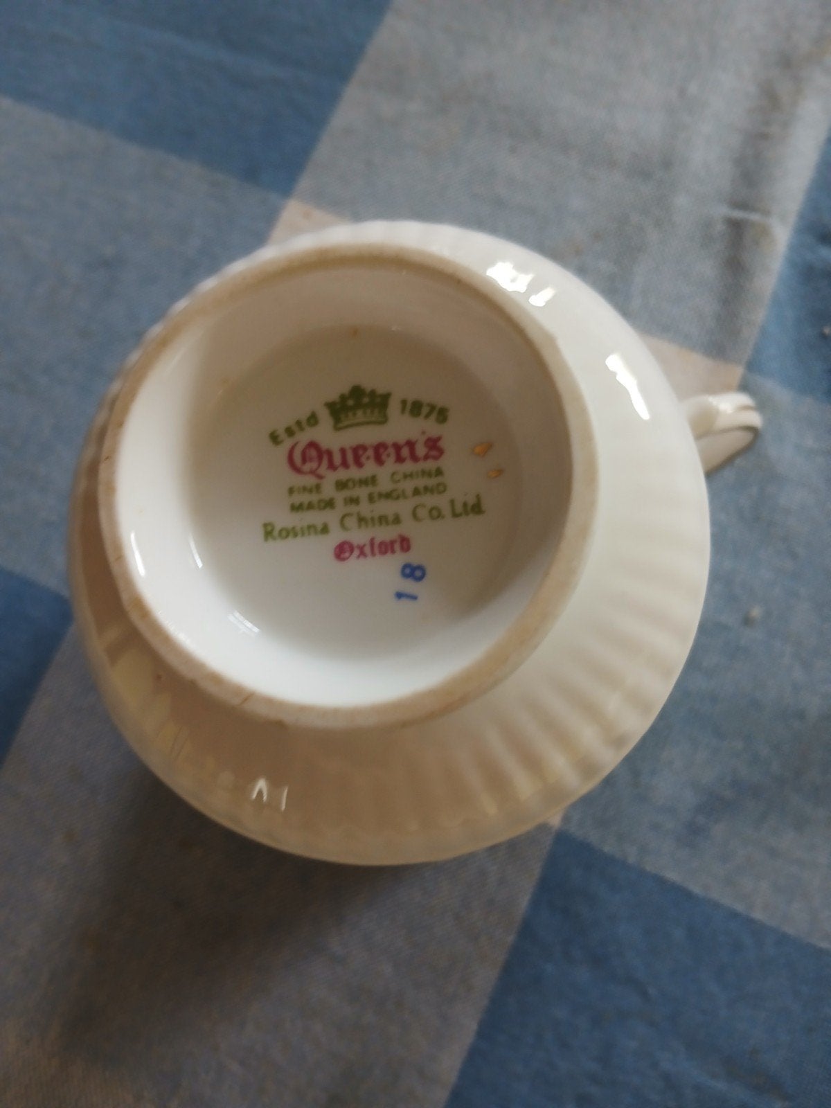 Kop en schotel MERK QUEENS VAN PORSELEIN, Ophalen, Zo goed als nieuw, Glas of Glazen, Overige merken