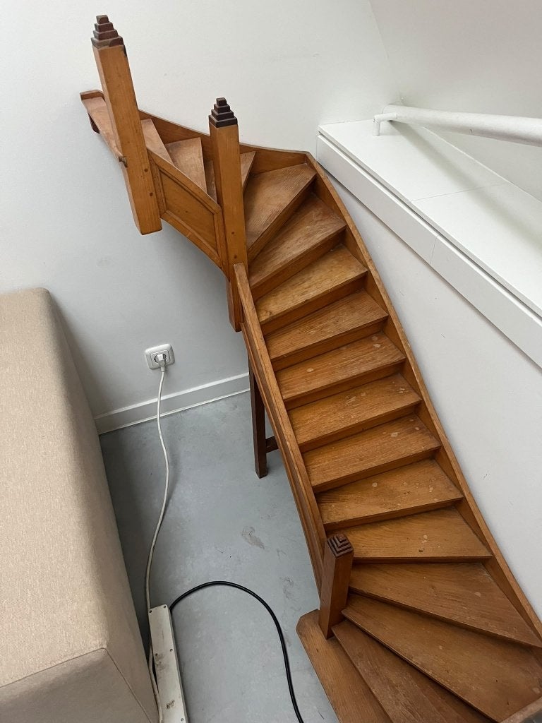 Antiek houten miniatuur trap / meubelmakersmodel, Ophalen