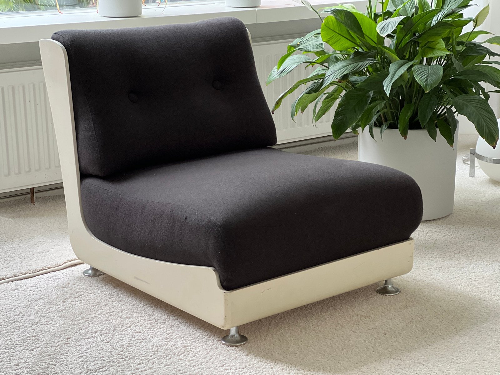Comfortabele fauteuil met donkere bekleding, Huis en Inrichting, Ophalen, Gebruikt, Zwart, Eén