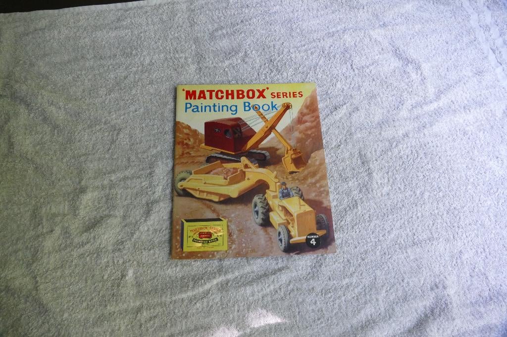 matchbox lesney painting book no 4, Ophalen of Verzenden, Zo goed als nieuw