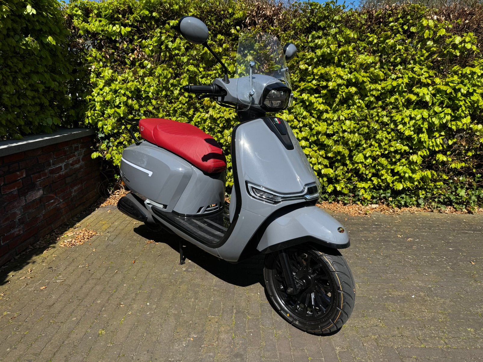 GTS Bergamo Nardo Grey lage KM, Ophalen, Maximaal 45 km/u, 49 cc, Zo goed als nieuw