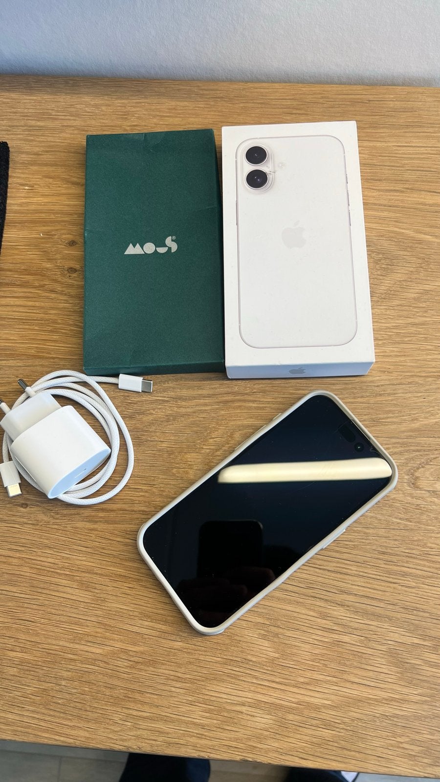 iPhone 16 256GB - Zo goed als nieuw met oplader en Mous cove, Telecommunicatie, Mobiele telefoons | Apple iPhone, Wit, IPhone 16