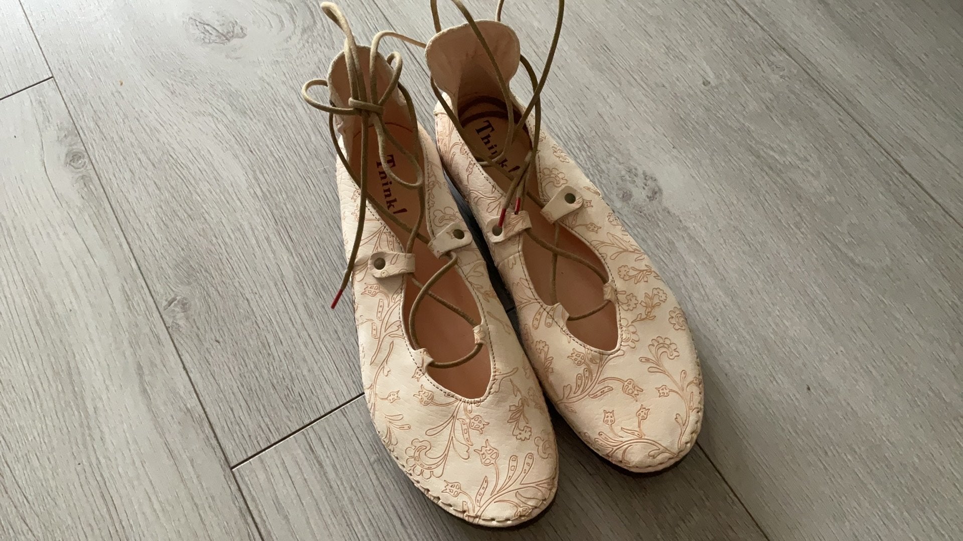 Think! Ballerina's met bloemenprint en veters, Kleding | Dames, Schoenen, Beige, Nieuw, Ballerina's, Ophalen of Verzenden