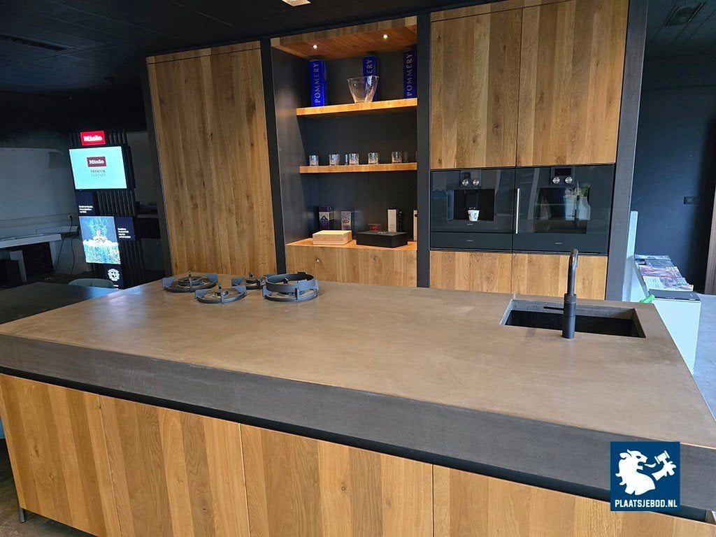 FAILLISSEMENTSVEILING showroomkeukens en houtbewerkingmach, Huis en Inrichting, Keuken | Complete keukens, Ophalen, Zo goed als nieuw