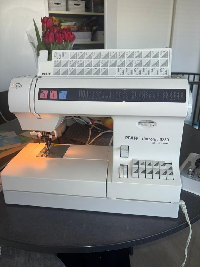 Pfaff 6230 tiptronic, Ophalen of Verzenden, Zo goed als nieuw, Naaimachine, Pfaff