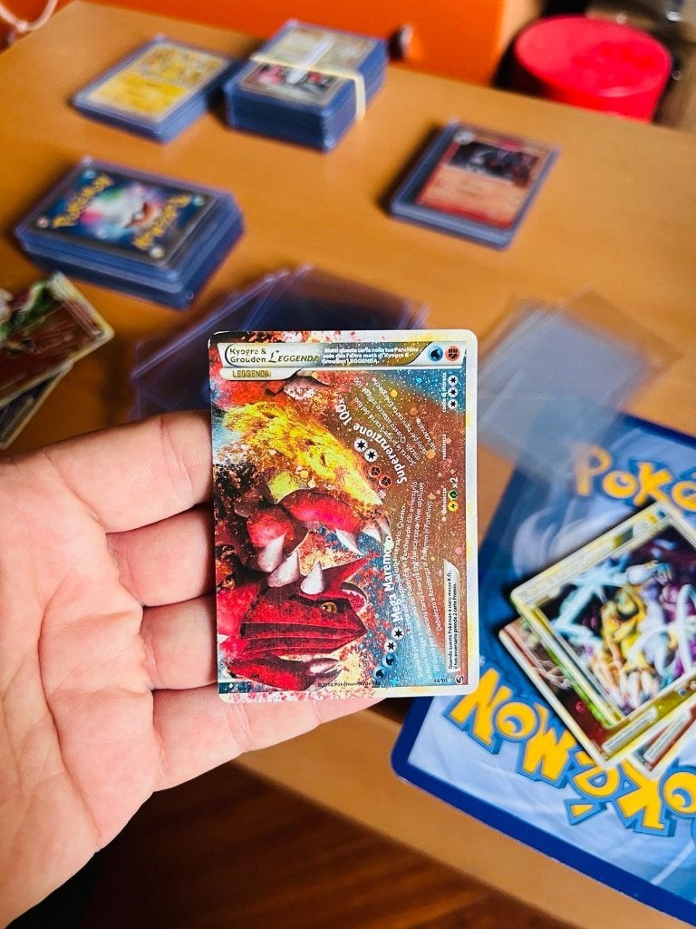 Kyogre & Groudon 88/90 Legend Undaunted HGSS Pokemon, Hobby en Vrije tijd, Verzamelkaartspellen | Pokémon, Verzenden, Zo goed als nieuw