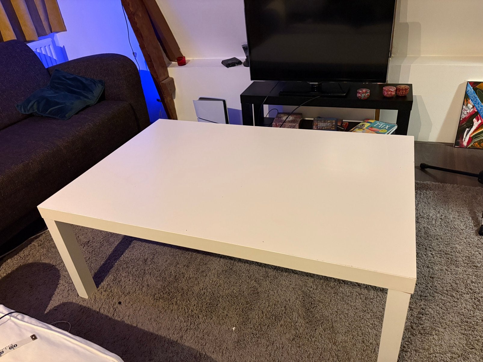 Witte salontafel van IKEA/White IKEA Coffee Table, Huis en Inrichting, Gebruikt, 100 tot 150 cm, Rechthoekig, 50 tot 100 cm