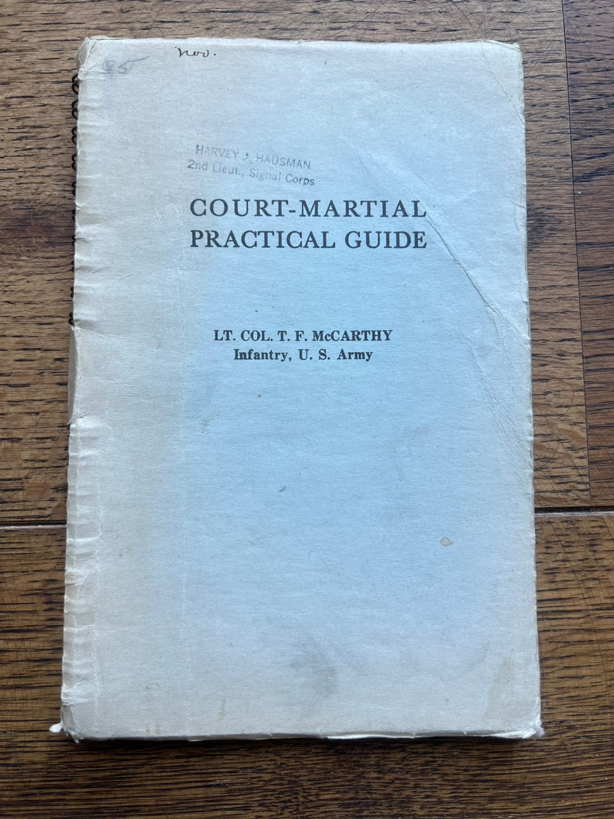 WO2 Amerikaans handboek rechter AWOL court martial etc, Amerika, Verzenden, Boek of Tijdschrift