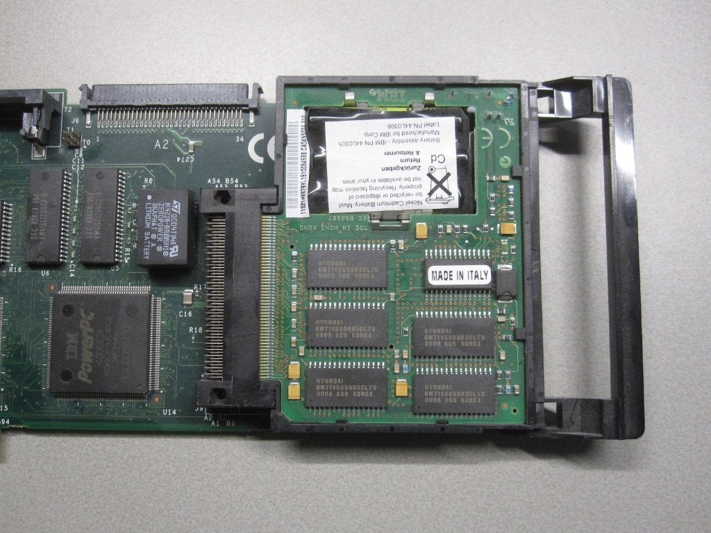 Foto 7 van IBM SCSI kaart afkomstig van IBM Server