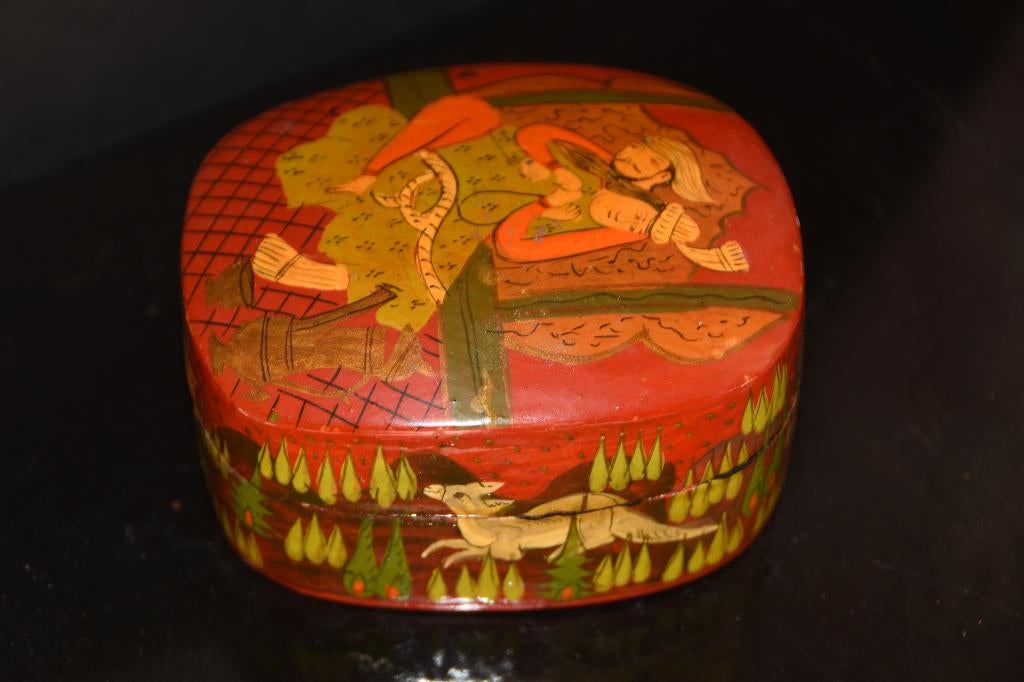 Brocante papier maché lakdoos doos uit India, Antiek en Kunst, Curiosa en Brocante, Verzenden