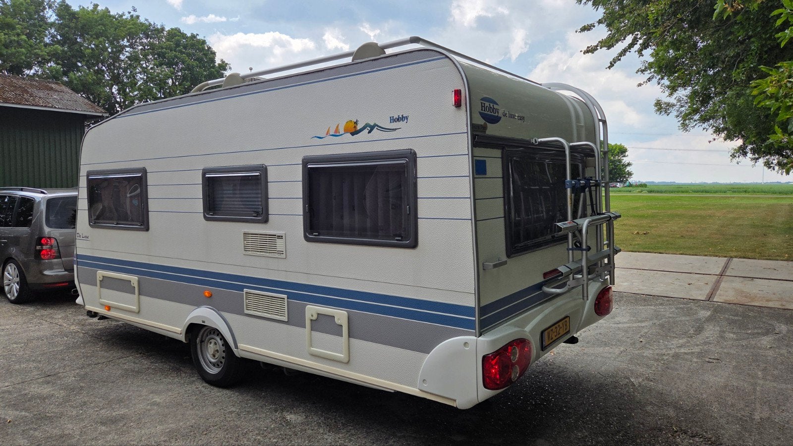 Hobby 460 UFe De Luxe | Bouwjaar 2001 | Frans bed | Rondzit, Rondzit, Hobby, Koelkast, Particulier