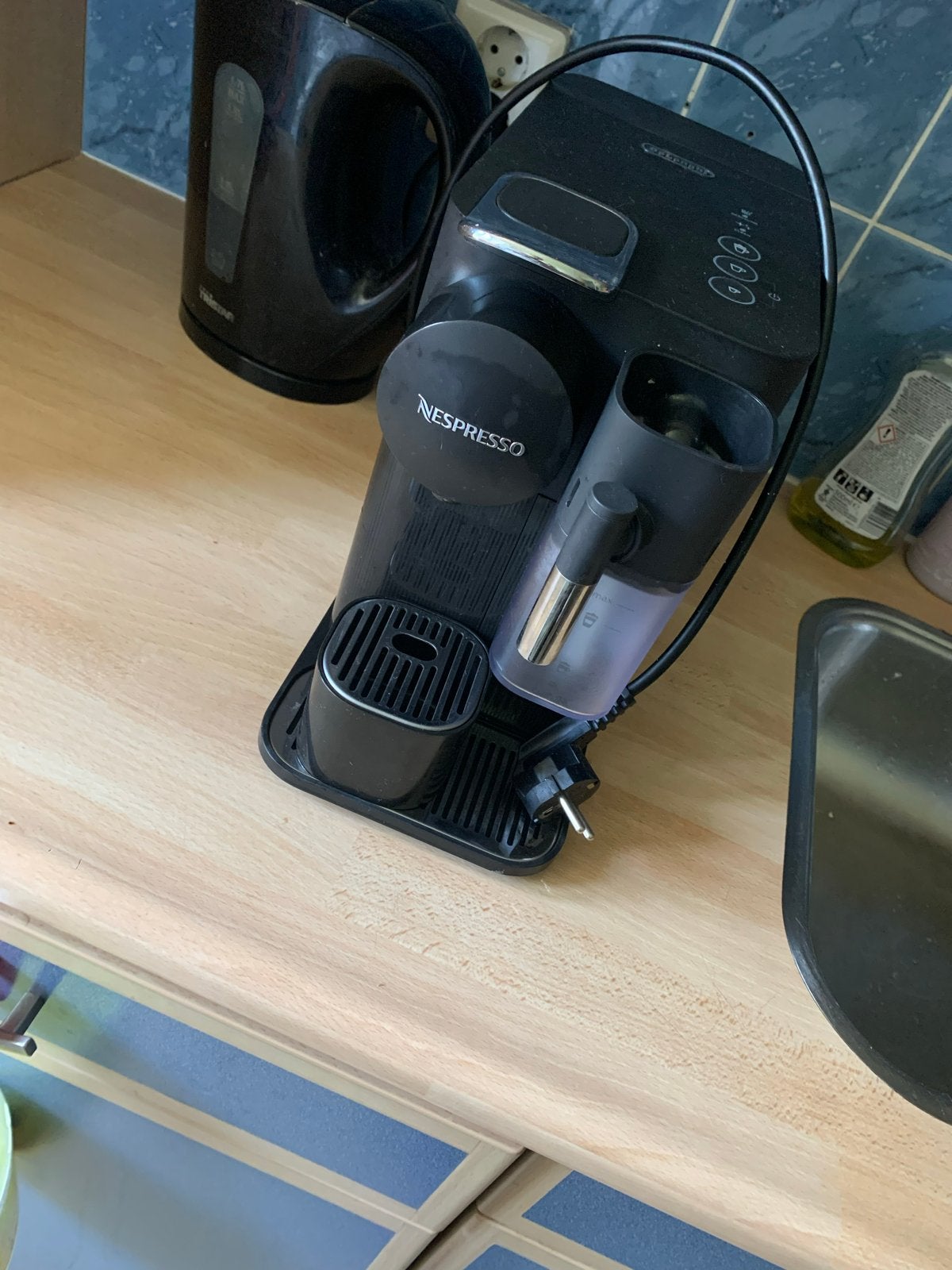 Nespresso koffiezetapparaat, Ophalen, Gebruikt, Koffiemachine, Koffiepads en cups