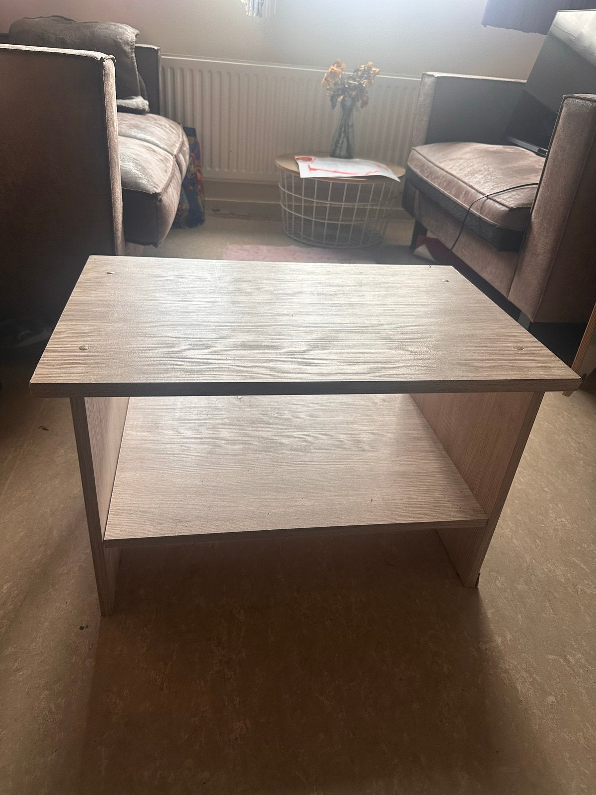 Houten bijzettafel met opbergruimte, Huis en Inrichting, Tafels | Salontafels, Ophalen, 50 – 75, Gebruikt, 50 tot 100 cm