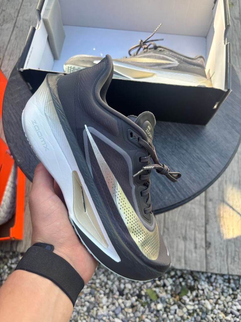 Nike zoom fly ji medium ash - maat 42 - nieuw, J, Zwart, Nieuw, Ophalen of Verzenden