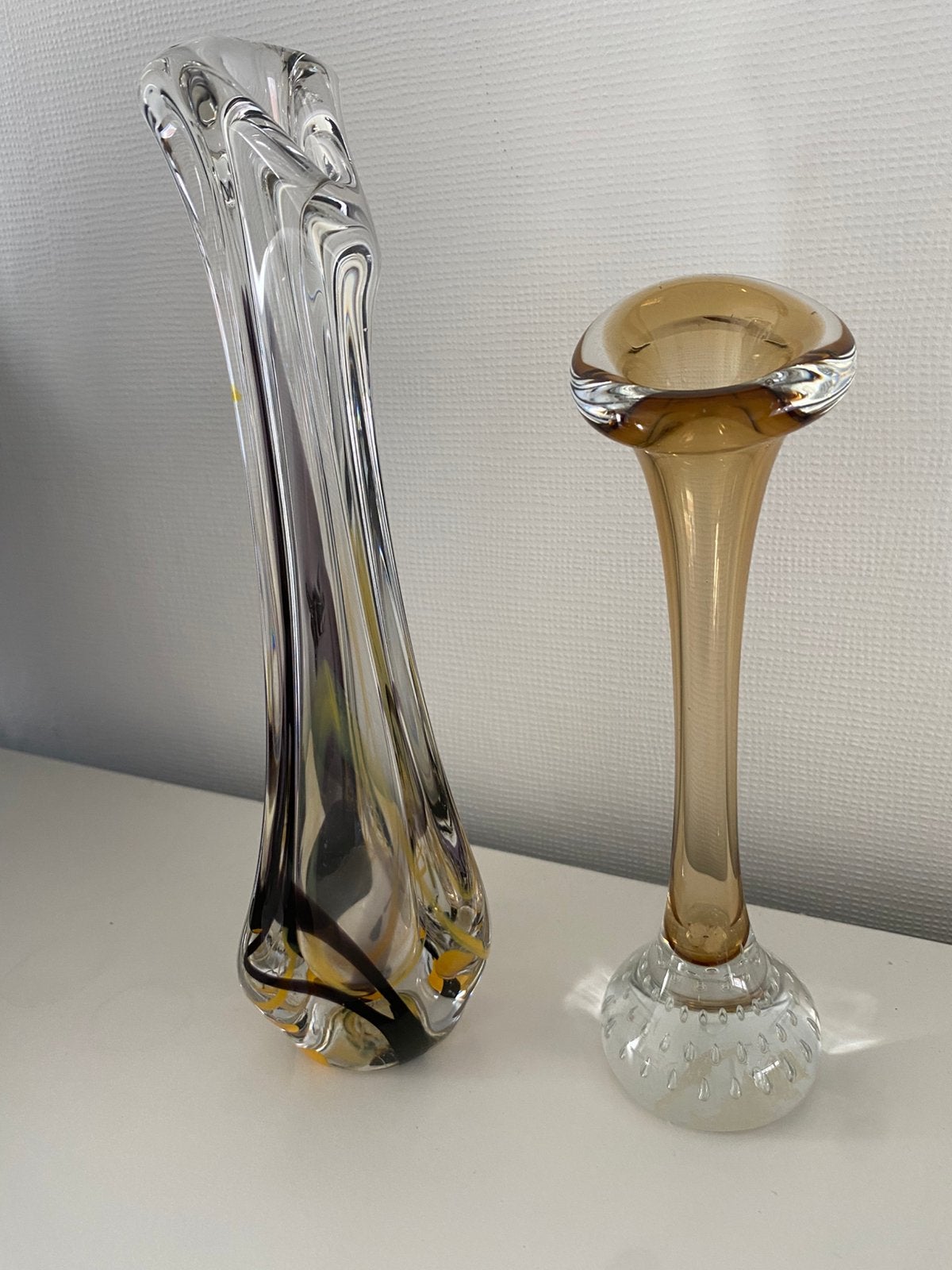 Set van 2 glazen vazen: decoratief en uniek design, Antiek en Kunst, Ophalen of Verzenden